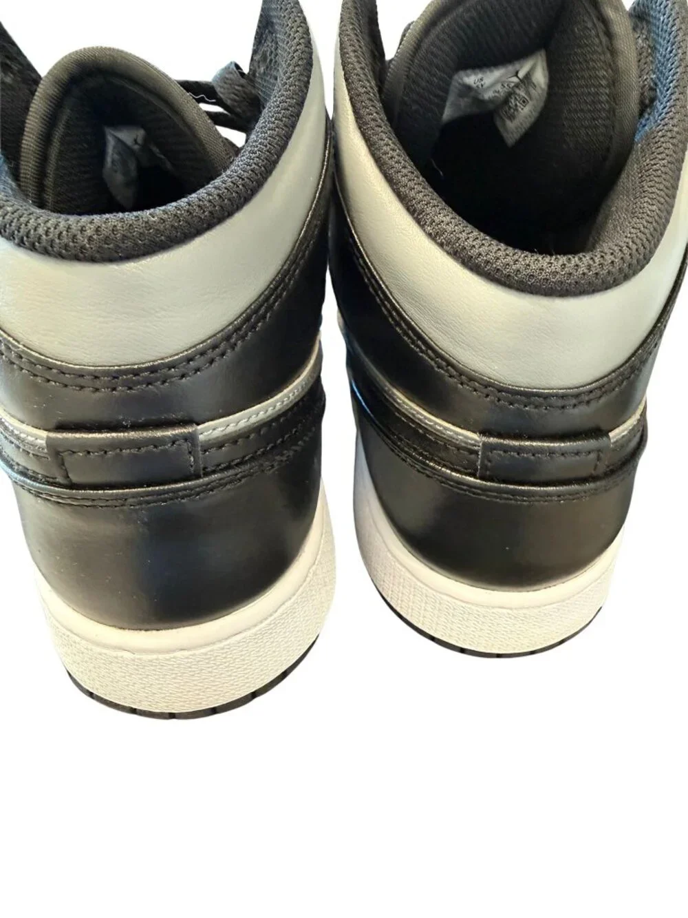 Air Jordan 1 Mid GS Shadow Red Grade School 6.5Y NIB 554725-096